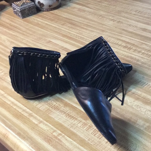 Rebecca Minkoff Black Leather Fringed Sandal💥SALE - Picture 3 of 9